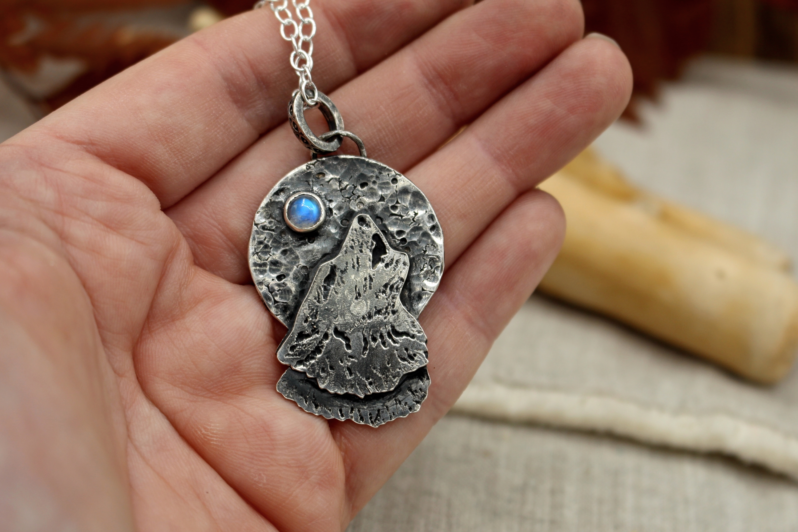 Howling Wolf