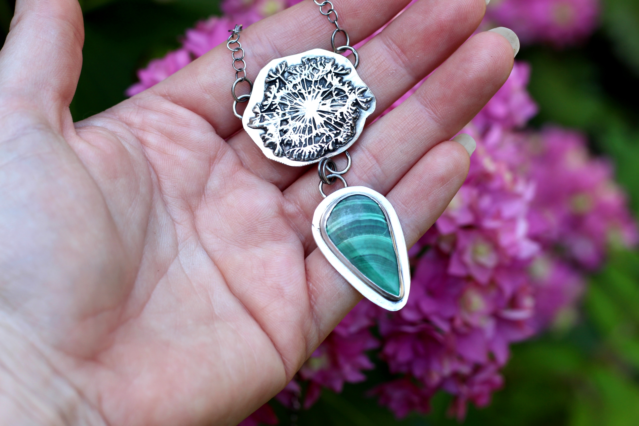 Nicht zum Verkauf: Green Dandelion - Gewinne auf Instagram!